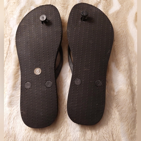 Born Multicolor Patterned Flip Flops - Picture 3 of 3